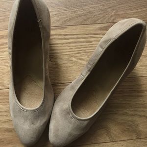 Naturalizer suede pumps. Never worn!